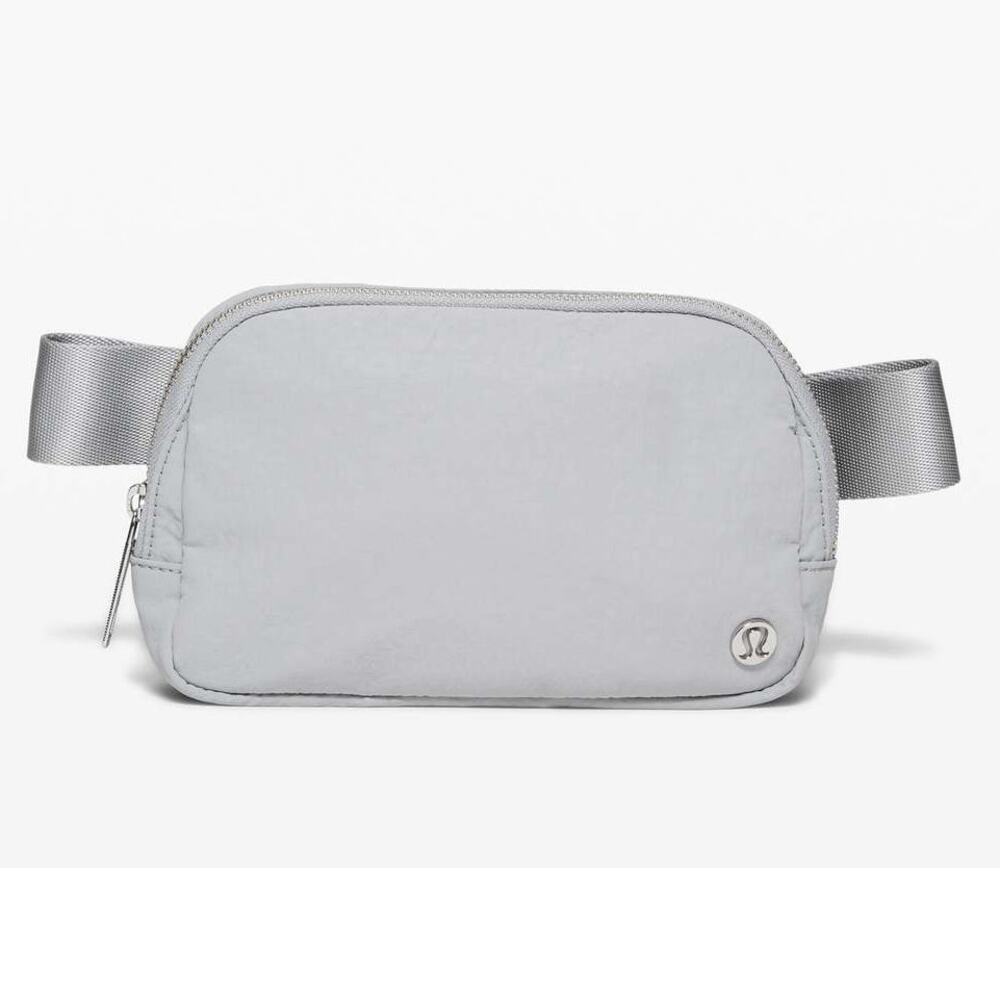 Lululemon Everywhere Belt Bag *1L Silver Drop